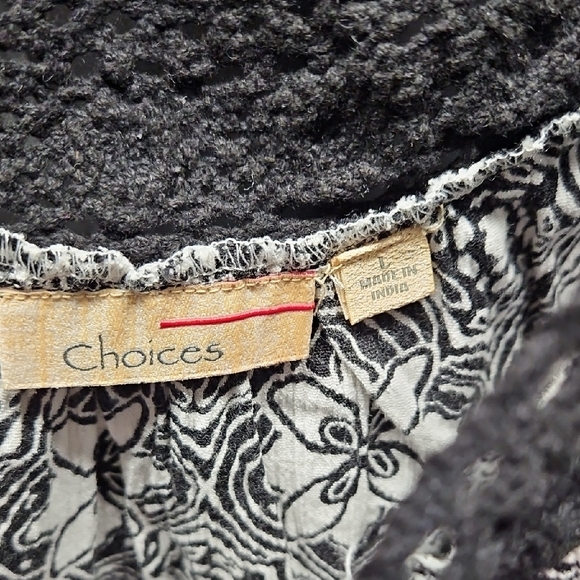 Floral Black and White Women's Size Large Sleevless Top With Crochet Detail - Picture 2 of 5